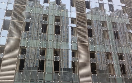 金屬與光影的詩篇 現(xiàn)代鋼結(jié)構(gòu)建筑中外立面與幕墻的創(chuàng)新設(shè)計